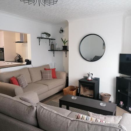 Port Side Brixham - Ideal Seaside Getaway - Parking - Wood-Burner - Dog Friendly Exterior foto