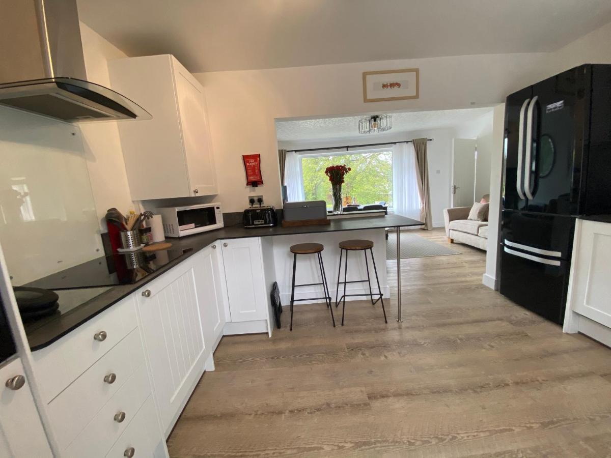 Port Side Brixham - Ideal Seaside Getaway - Parking - Wood-Burner - Dog Friendly Exterior foto